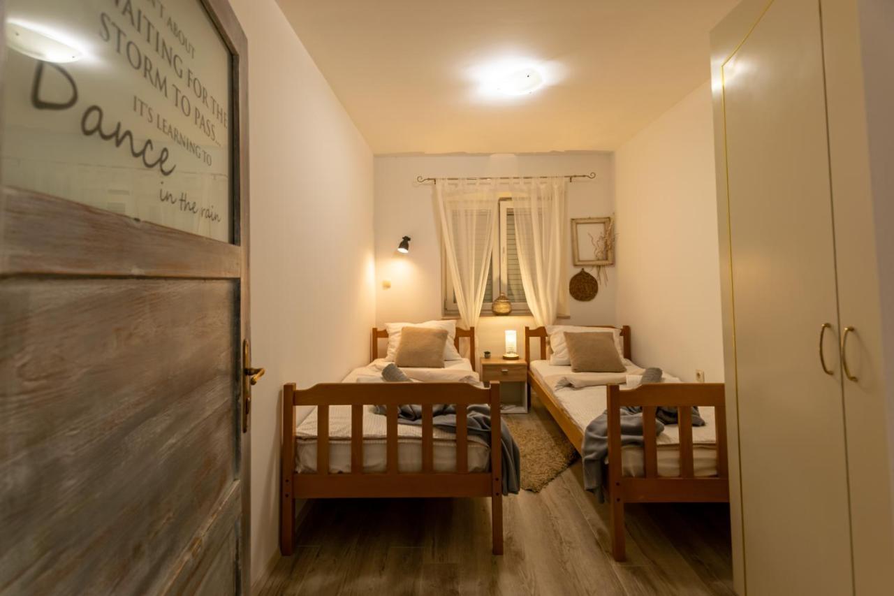 Apartman Tina Metković Exteriör bild